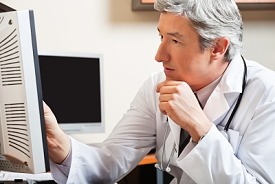 doctor_at_computer_250